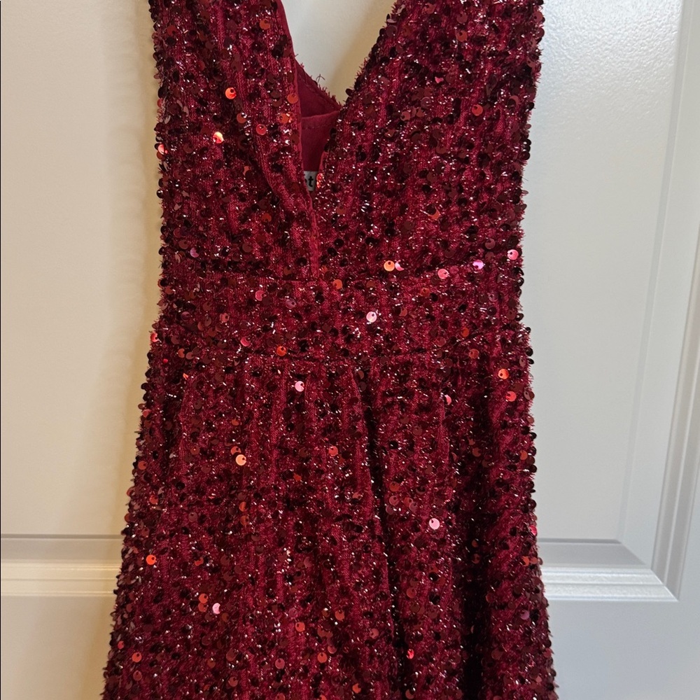 Minuet Red V-Neck dress - - Picture 5 of 16